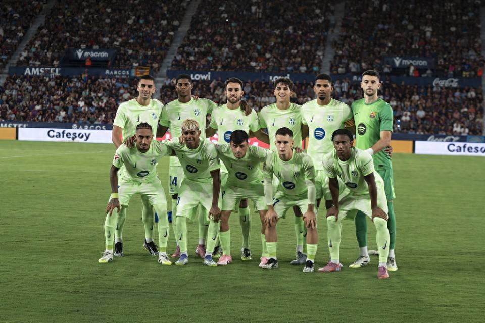 篮球湖人替补球员贡献关键篮板